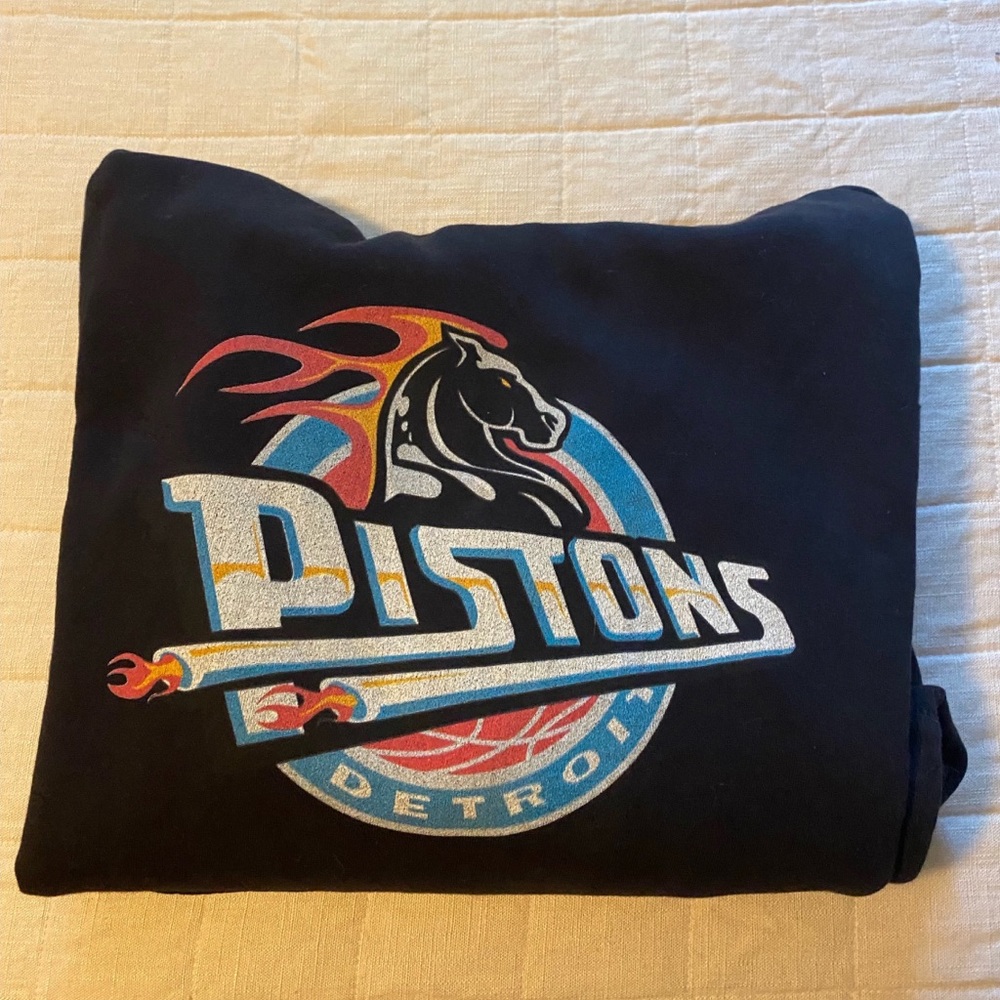 XL Detroit Pistons hoodie